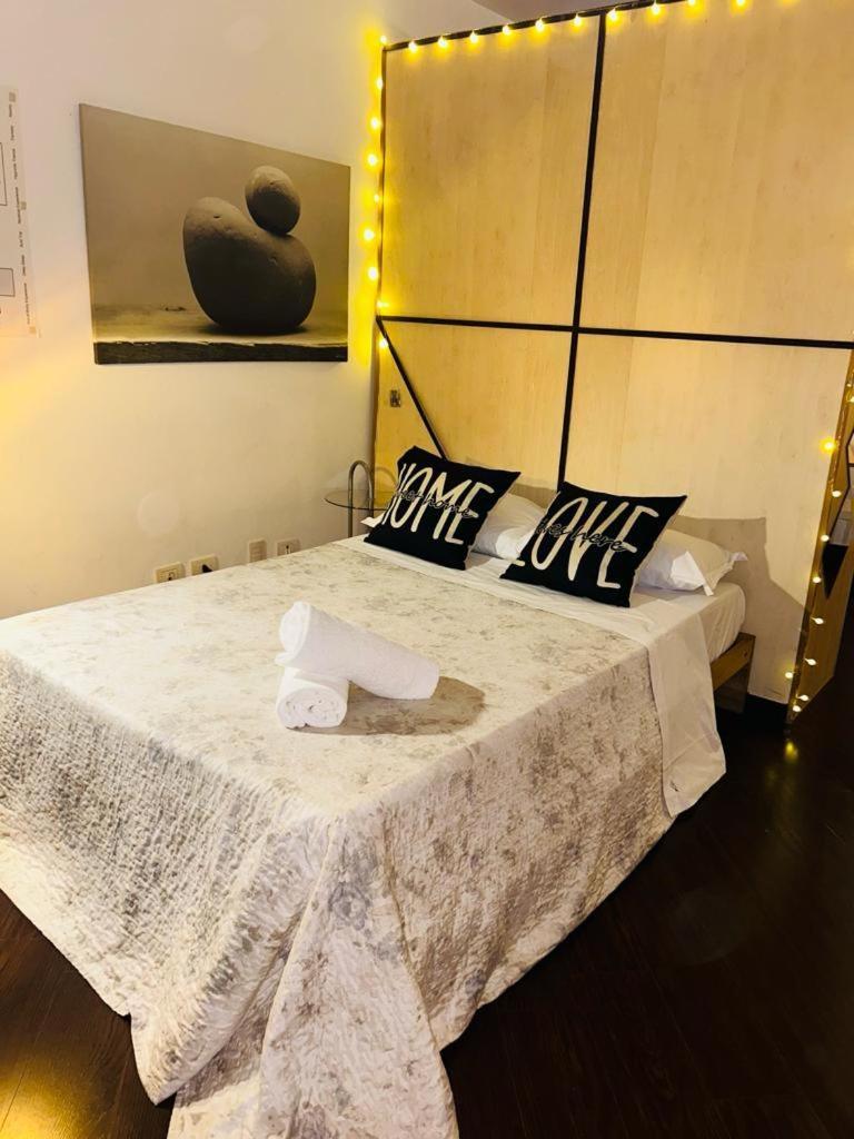 Easy Room Italy Prada มิลาน ภายนอก รูปภาพ